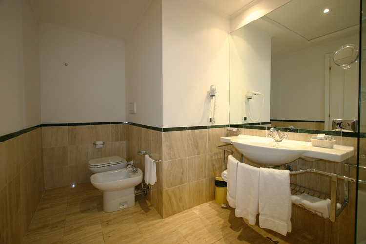 cheap hotel in italy rome