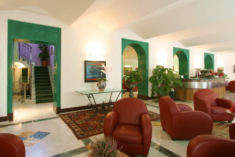 hotel serata a Roma, Bar Ateneo